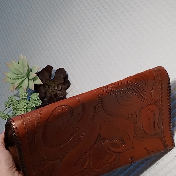 Handcrafted Hand Tooled Leather Clutch Chestnut Brown Tropical Leaf Design - Picture 13 of 13
